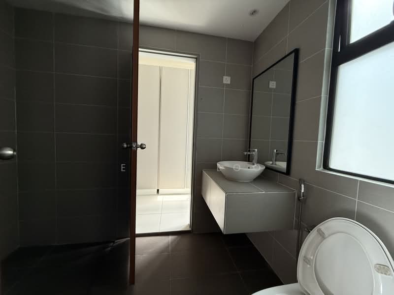 Servis Apartment untuk Dijual di G Residence - Eliin Loo - Bathroom - PropertyGuru.com.my