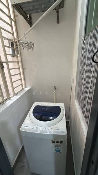 Servis Apartment untuk Disewa di Mesahill - Chrix Soo - Balcony - PropertyGuru.com.my