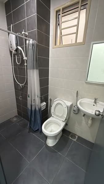 Servis Apartment untuk Disewa di Mesahill - Chrix Soo - Bathroom - PropertyGuru.com.my
