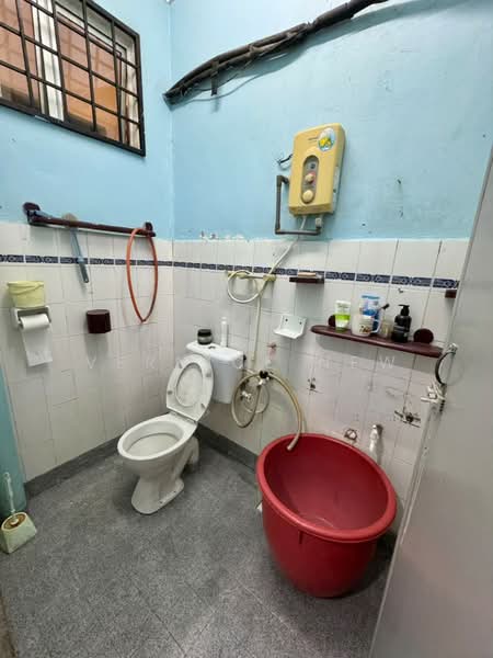 Semi-Detached House for Sale in Taman Megah Ria (Masai) - Vernice New - Bathroom - PropertyGuru.com.my