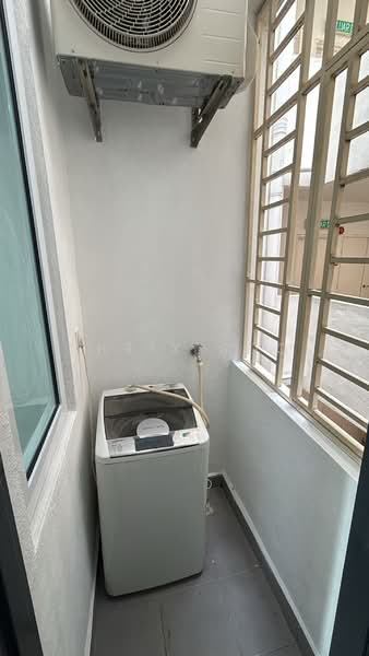 Servis Apartment untuk Disewa di Mesahill - Chrix Soo - Balcony - PropertyGuru.com.my