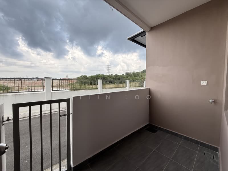 Rumah Teres untuk Dijual di Taman Pulai Bestari (Skudai) - Eliin Loo - Balcony - PropertyGuru.com.my