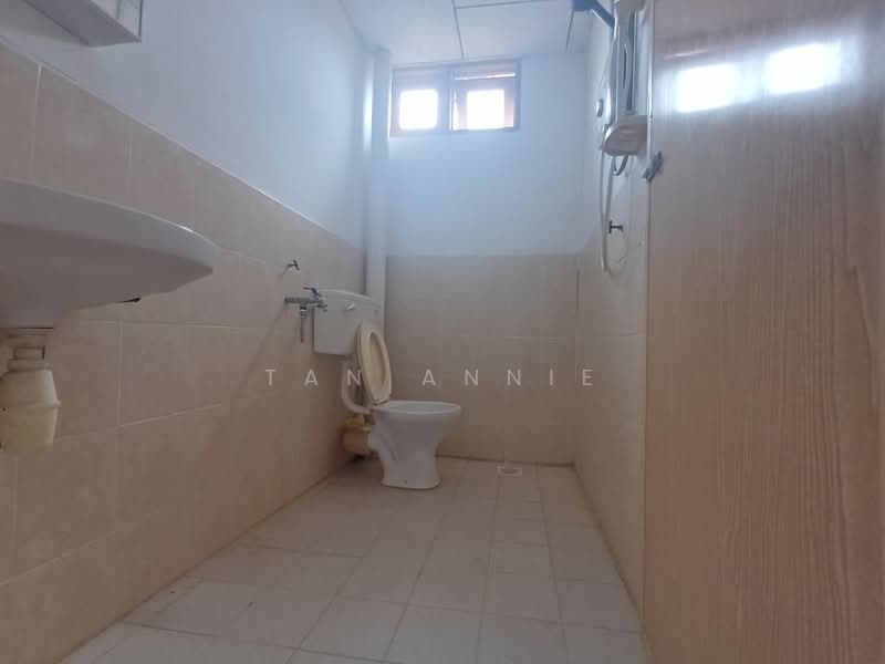 2-storey Terraced House for Sale in Taman Selesa (Nibong Tebal) - Tan ANNIE - Bathroom - PropertyGuru.com.my