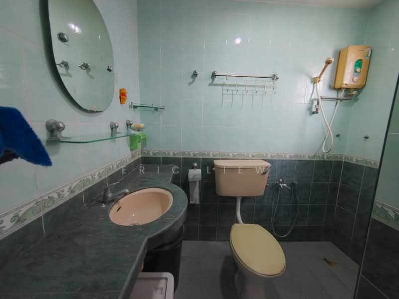 Condominium for Sale at Forest Green - Eric Liew - Bathroom - PropertyGuru.com.my