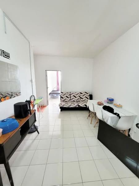 Pangsapuri untuk Dijual di Denai Nusantara Apartment - Constance Chan - Living Room - PropertyGuru.com.my