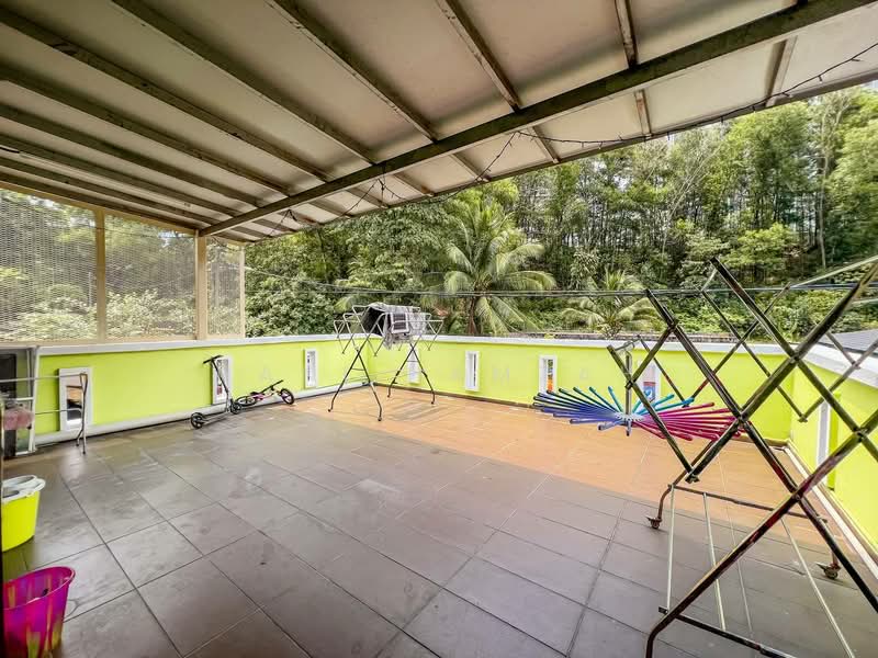 Rumah Teres 2.5 Tingkat untuk Dijual di Taman Equine (Seri Kembangan) - Hani Hamzah - Balcony - PropertyGuru.com.my
