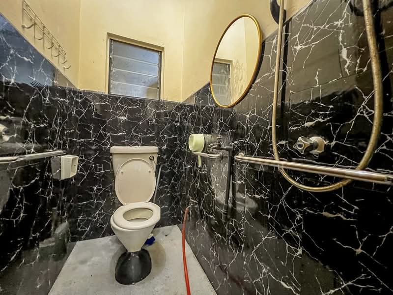Rumah Teres 2.5 Tingkat untuk Dijual di Taman Equine (Seri Kembangan) - Hani Hamzah - Bathroom - PropertyGuru.com.my