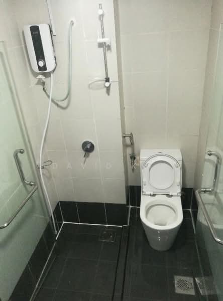Servis Apartment untuk Disewa di Centrestage Designer Suite - David Kok - Bathroom - PropertyGuru.com.my