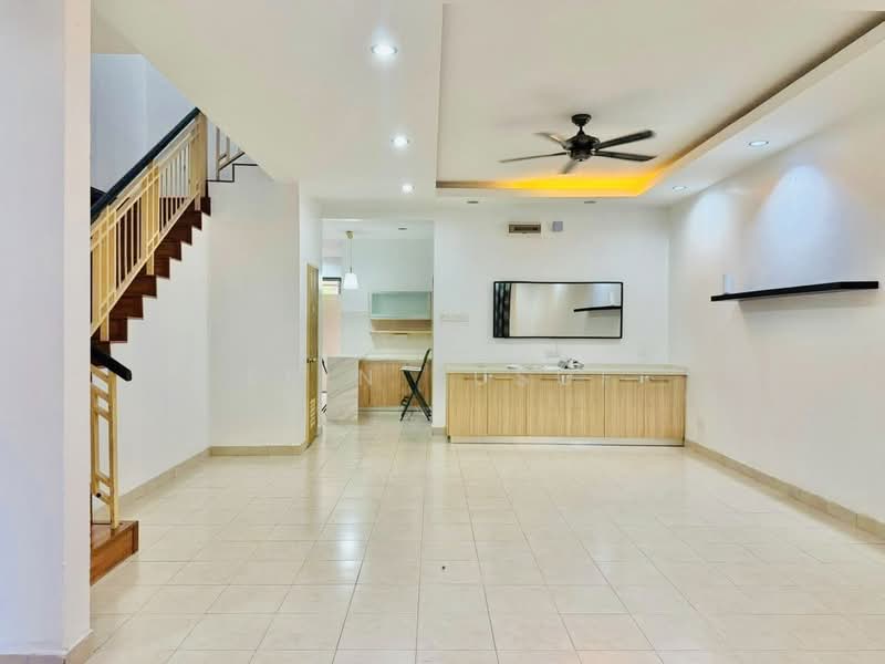 2-storey Terraced House for Rent in Denai Alam (Shah Alam) - Erin Yusof - Living Room - PropertyGuru.com.my