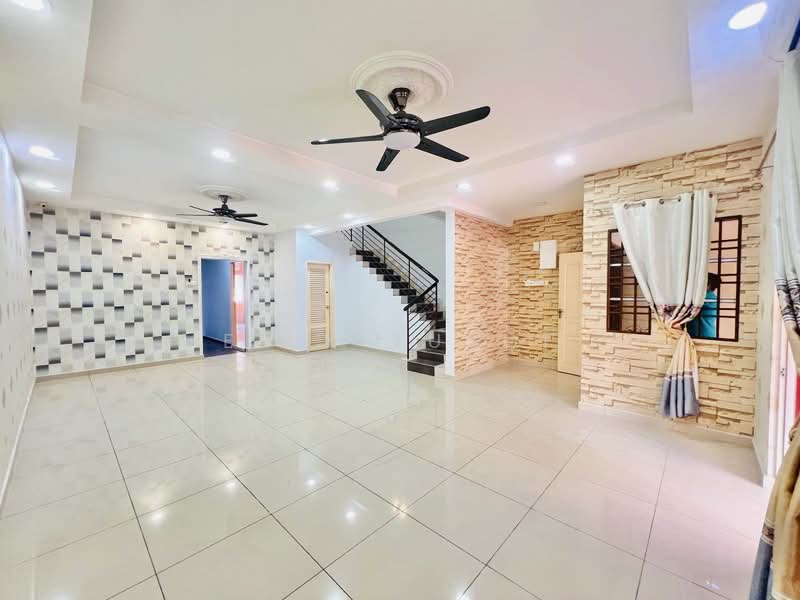 Rumah Teres 2 Tingkat untuk Disewa di Denai Alam (Shah Alam) - Erin Yusof - Living Room - PropertyGuru.com.my
