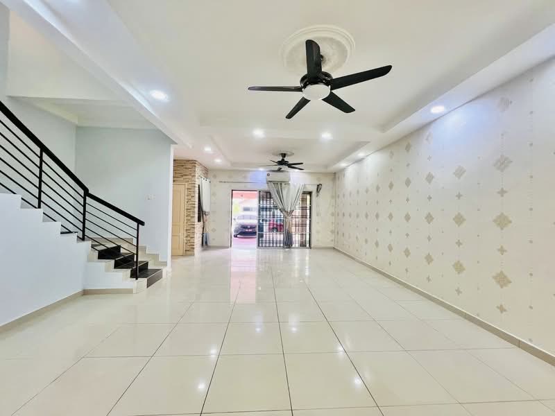 Rumah Teres 2 Tingkat untuk Disewa di Denai Alam (Shah Alam) - Erin Yusof - Living Room - PropertyGuru.com.my