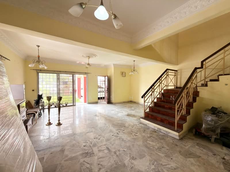 Rumah Teres 2 Tingkat untuk Dijual di Cheras (Selangor) - Firdaus Husin - Living Room - PropertyGuru.com.my