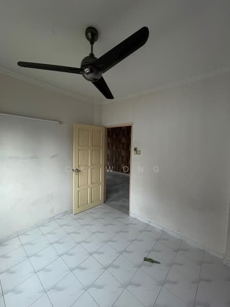 Apartment for Sale at Teratai Mewah Apartment Block 15,17,19,21 - CK Wong - Interior - PropertyGuru.com.my