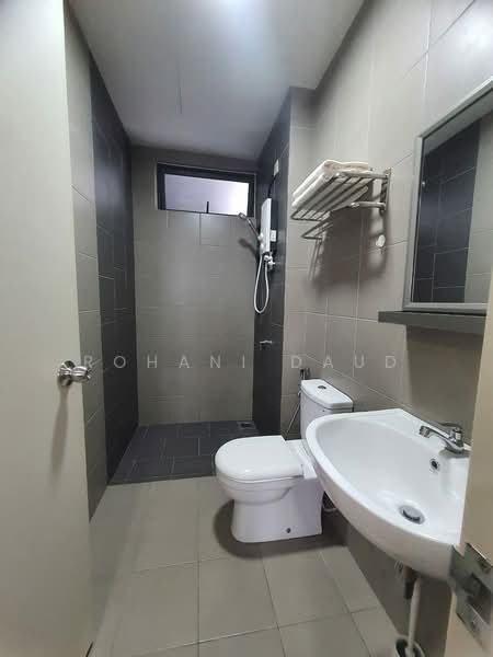 Service Residence for Sale at Sunway Gandaria - Rohani Daud - Bathroom - PropertyGuru.com.my