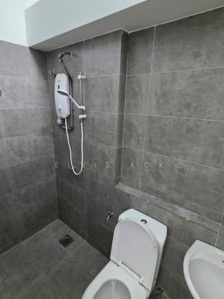 Rumah Teres 2 Tingkat untuk Dijual di Dengkil (Selangor) - Elvis Kok - Bathroom - PropertyGuru.com.my