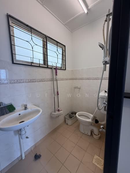 Pangsapuri untuk Disewa di Pangsapuri Saraka - Joey Wong - Bathroom - PropertyGuru.com.my