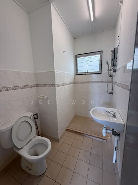 Pangsapuri untuk Disewa di Pangsapuri Saraka - Joey Wong - Bathroom - PropertyGuru.com.my