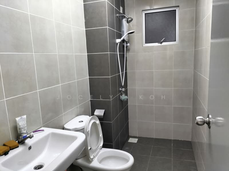 Condominium for Rent at Residensi Desa Satumas - Jocelyn Koh - Bathroom - PropertyGuru.com.my