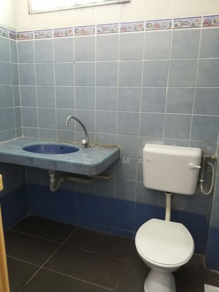 2-storey Terraced House for Sale in Taman Ehsan (Kepong) - Roy Ma - Bathroom - PropertyGuru.com.my