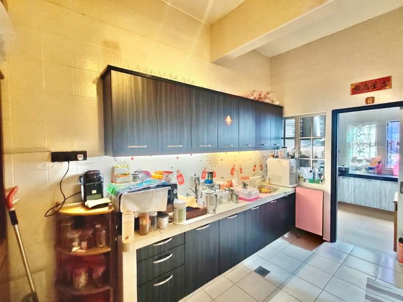 2-storey Terraced House for Sale in Rawang Perdana 2 (Rawang) - Evelyn Khoo - Kitchen - PropertyGuru.com.my