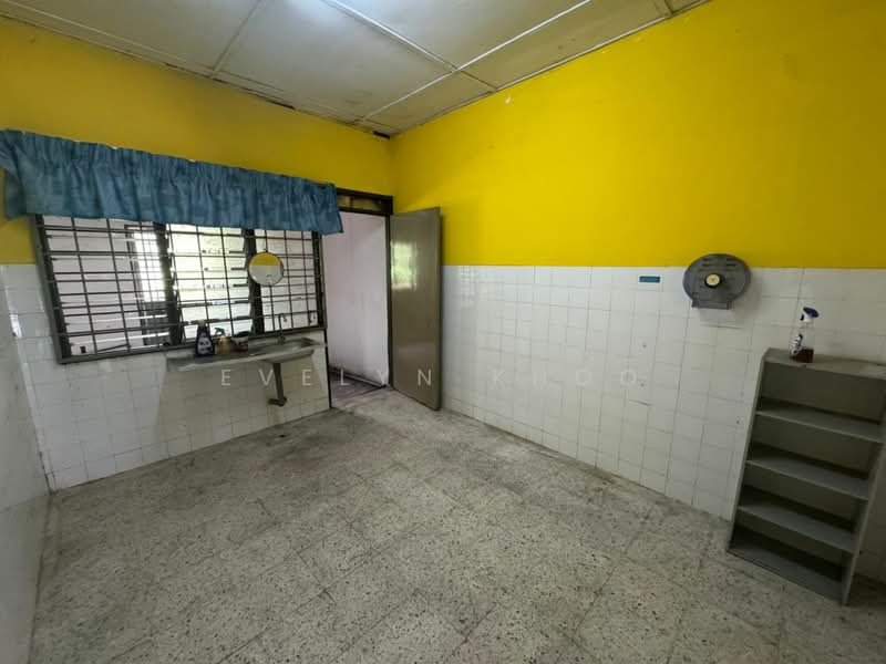 1-storey Terraced House for Sale in Klang (Selangor) - Evelyn Khoo - Kitchen - PropertyGuru.com.my