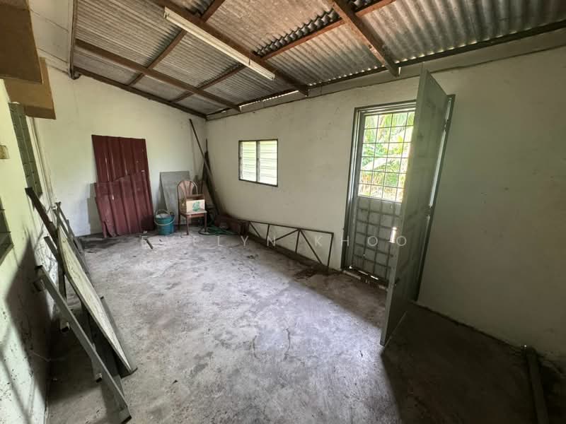 1-storey Terraced House for Sale in Klang (Selangor) - Evelyn Khoo - Back Yard - PropertyGuru.com.my