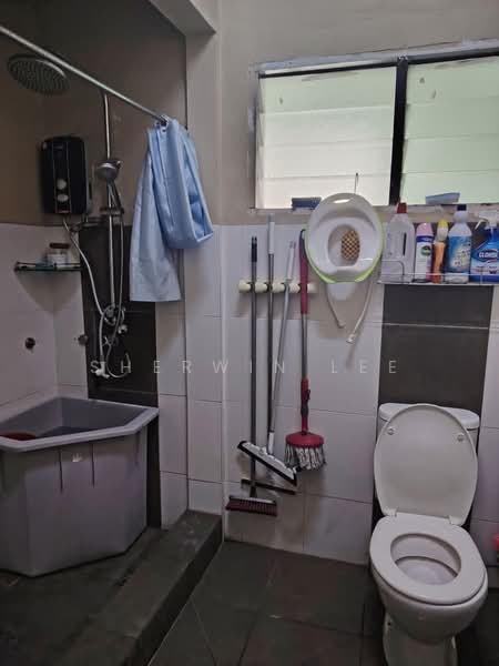 1-storey Terraced House for Rent in Taman Sentosa (Klang) - Sherwin Lee - Bathroom - PropertyGuru.com.my