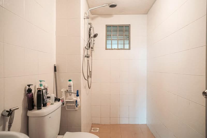 Pangsapuri untuk Dijual di Angsana Apartment - Evelyn Khoo - Bathroom - PropertyGuru.com.my