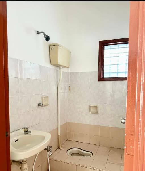 Terraced House for Sale in Usj 12 (Subang Jaya) - Ahmad Muslim - Bathroom - PropertyGuru.com.my