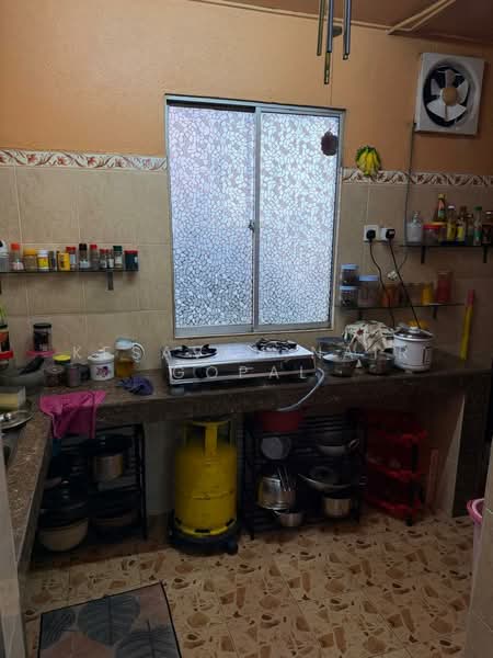 1-storey Terraced House for Sale in Taman Bukit Rawang Jaya (Rawang) - Kesavan Nair Gopal - Kitchen - PropertyGuru.com.my