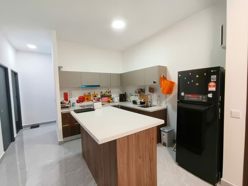 Servis Apartment untuk Disewa di Altris Residences @ The Quartz WM - Alvin Sow - Kitchen - PropertyGuru.com.my
