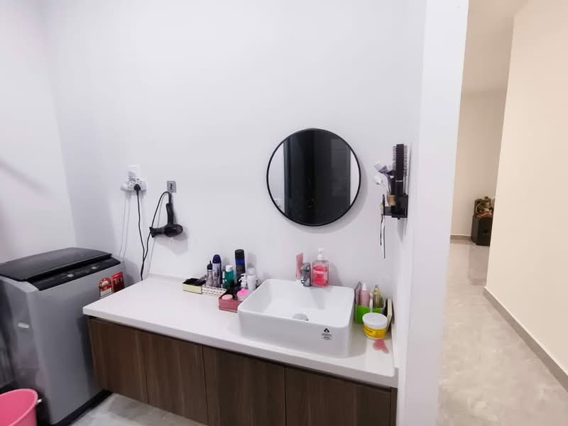 Servis Apartment untuk Disewa di Altris Residences @ The Quartz WM - Alvin Sow - Bathroom - PropertyGuru.com.my
