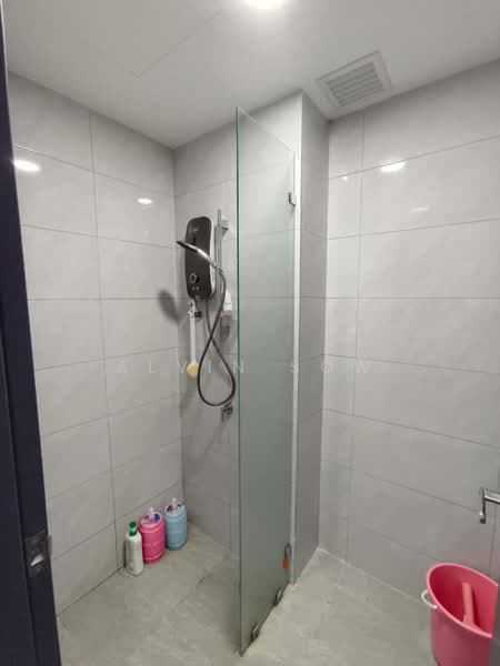 Servis Apartment untuk Disewa di Altris Residences @ The Quartz WM - Alvin Sow - Bathroom - PropertyGuru.com.my