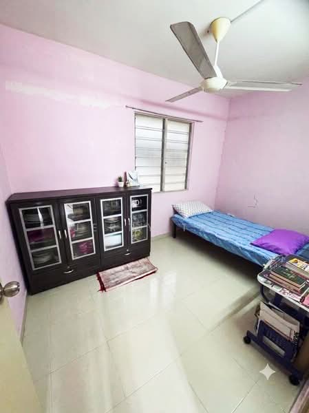 Rumah Flat untuk Disewa di Desa Pinang 2 - Jerry Tan - Bedroom - PropertyGuru.com.my