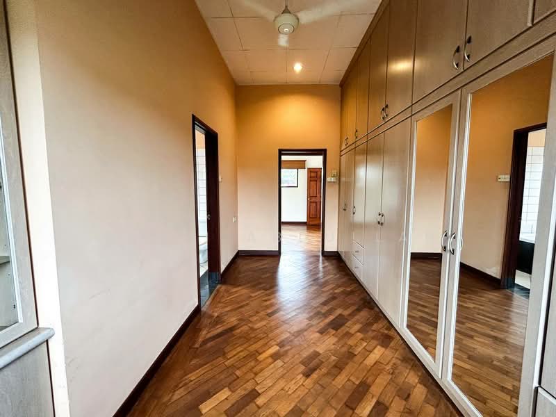 Bungalow for Sale in Seksyen 9 (Shah Alam) - Fauzi Abdullah - PropertyGuru.com.my