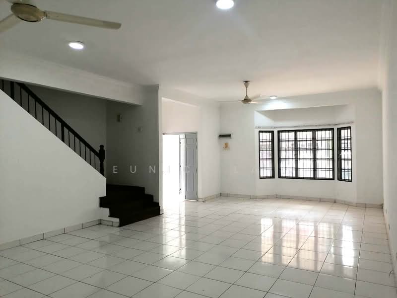2-storey Terraced House for Rent in Bukit Rahman Putra (Sungai Buloh) - Eunice Lai - Living Room - PropertyGuru.com.my