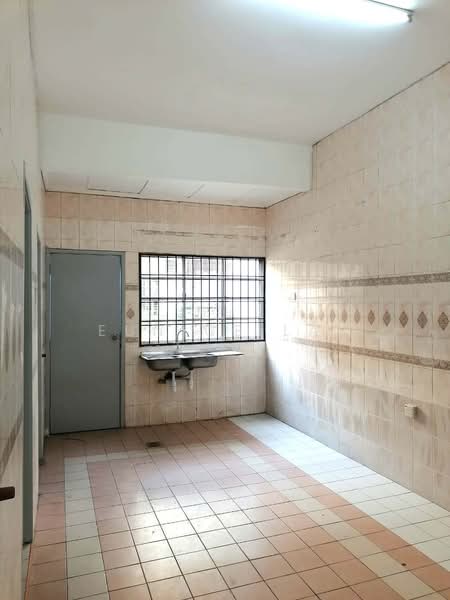 2-storey Terraced House for Rent in Bukit Rahman Putra (Sungai Buloh) - Eunice Lai - Kitchen - PropertyGuru.com.my