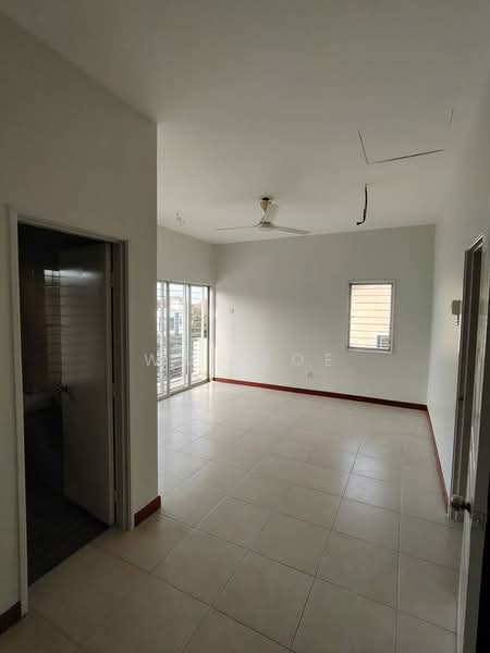 2-storey Terraced House for Sale in D'alpinia (Puchong) - Wai Hoe - Living Room - PropertyGuru.com.my