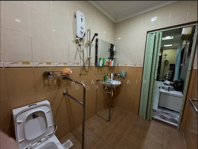2-storey Terraced House for Sale in Jinjang (Kuala Lumpur) - Kesavan Nair Gopal - Bathroom - PropertyGuru.com.my