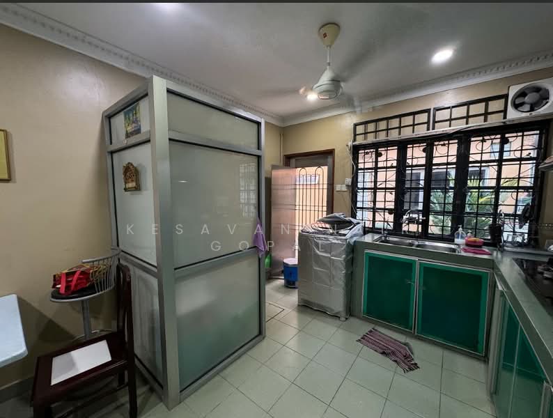2-storey Terraced House for Sale in Jinjang (Kuala Lumpur) - Kesavan Nair Gopal - Kitchen - PropertyGuru.com.my