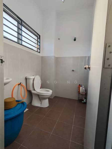 Rumah Teres 2 Tingkat untuk Disewa di Telok Panglima Garang (Selangor) - Hong Ng - Bathroom - PropertyGuru.com.my