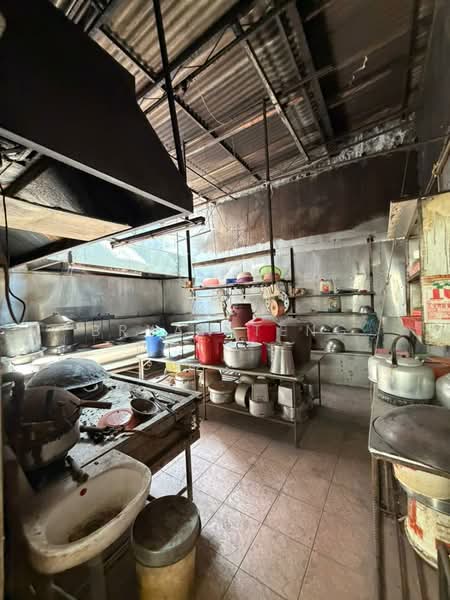 Shop for Sale in George Town (Penang) - Bryan Teng - Kitchen - PropertyGuru.com.my