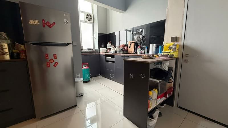 Servis Apartment untuk Dijual di Gaya Resort Homes - Hong Ng - Kitchen - PropertyGuru.com.my