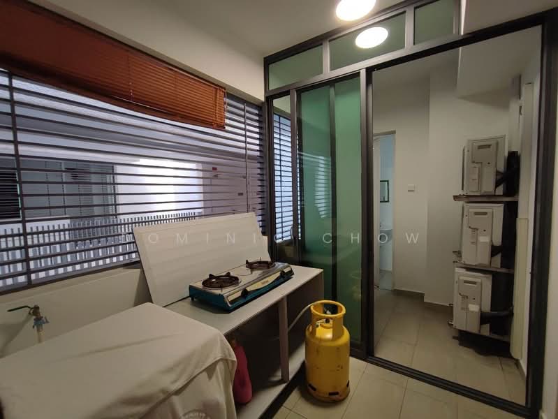 Pangsapuri untuk Disewa di Molek Pine 3 - Dominic Chow - Balcony - PropertyGuru.com.my