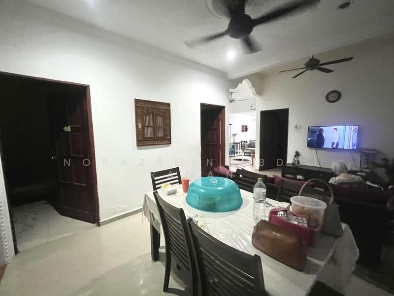 Rumah Teres 1 Tingkat untuk Dijual di Au 4 (Ulu Kelang) - Norazrein Abdul Raman - Dining Room - PropertyGuru.com.my