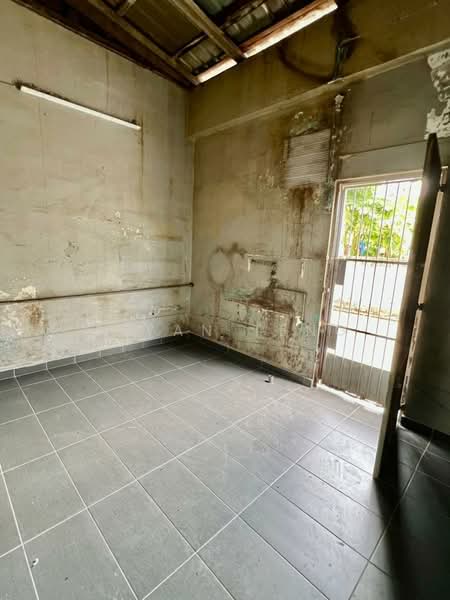 Shop for Rent in Simpang Ampat (Penang) - Bryan Teng - Interior - PropertyGuru.com.my
