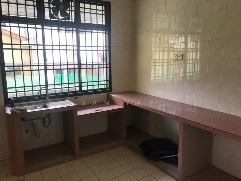 Rumah Teres 2 Tingkat untuk Disewa di Taman Bukit Mewah (Tampoi) - Sam Yap - Kitchen - PropertyGuru.com.my
