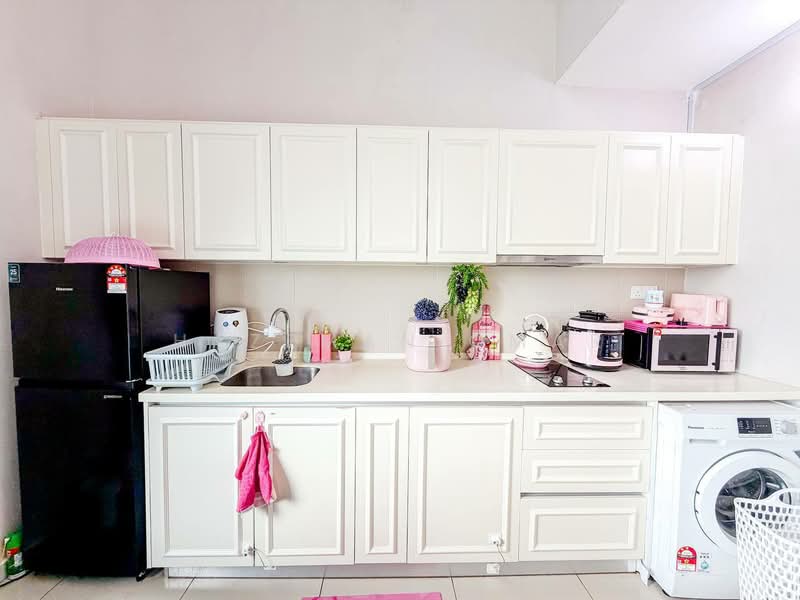 Service Residence for Sale at i-SOHO @ i-City - Hazeman Omar - Kitchen - PropertyGuru.com.my