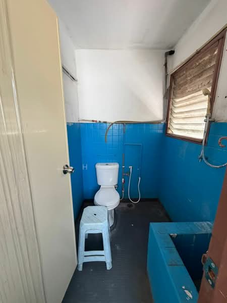 2-storey Terraced House for Rent in Taman Overseas Union (Taman Oug) (Jalan Klang Lama (Old Klang Road)) - Han . - Bathroom - PropertyGuru.com.my