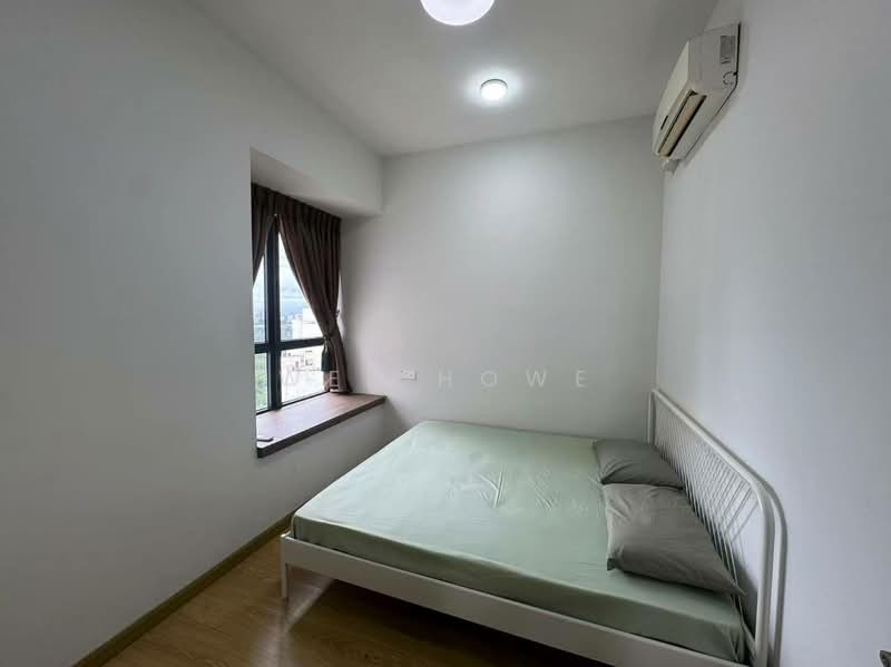 Kondominium untuk Dijual di Royal Strand @ Country Garden Danga Bay - Wee Howe - Bedroom - PropertyGuru.com.my